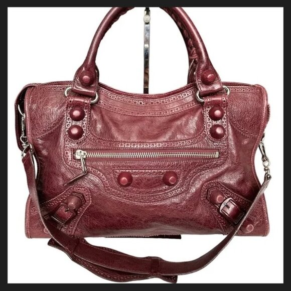 Balenciaga City distressed leather shoulder bag - Picture 6 of 16